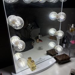 Vanity Mirror With Plugs And Dimmer 