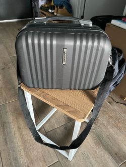 Stradda Hard Shell Vanity Case with Strap