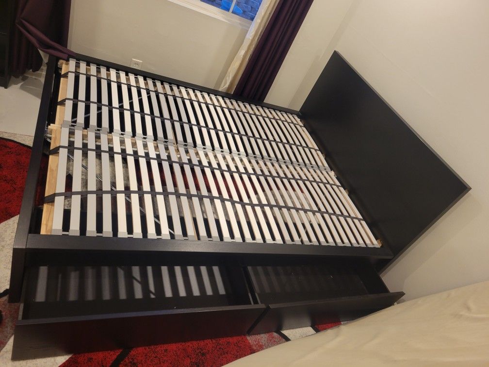 Ikea Bed (MALM) w/4 Storage Drawers