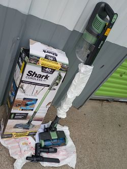 Shark UZ155 Cordless Stick Vacuum Cleaner/ New Open Box
