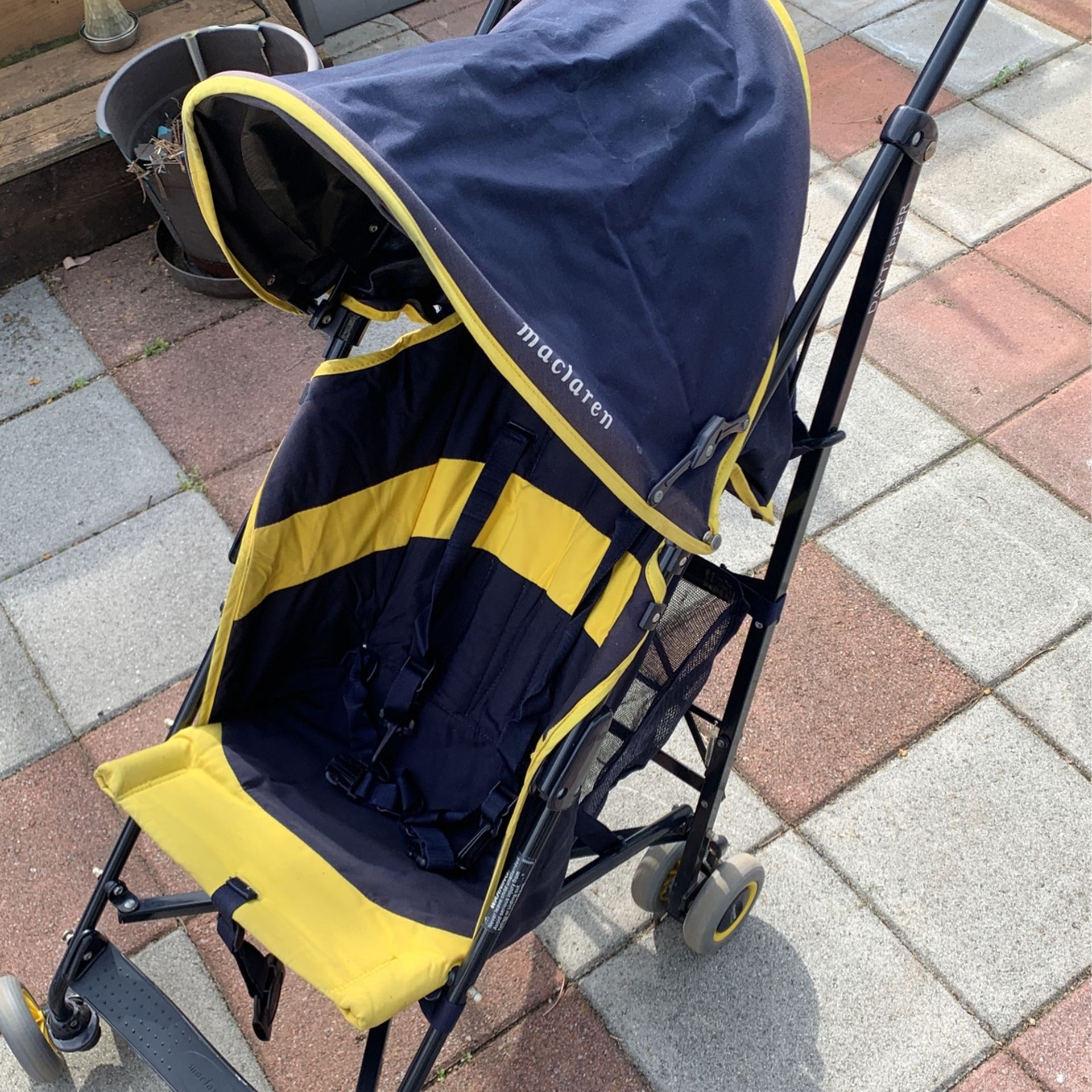 Maclaren store daytripper stroller