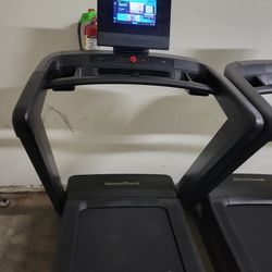 2025 Model Nordictrack Commercial 1250 treadmill- 12% max incline  - 1100$