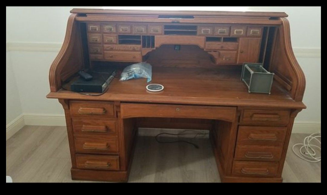 Antique National Mt Airy Roll Top RARE CEO Desk: rolltop, solid wood antique $2,000.00 OBO