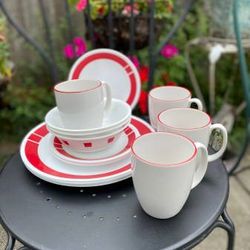 Vtg Corelle Urban Red Dinner Set - Made in USA by Corning 1980’s