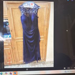 Great For Proms!  Formal Gown
