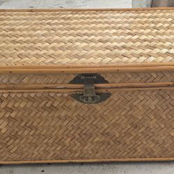 Rattan/wicker vintage chest