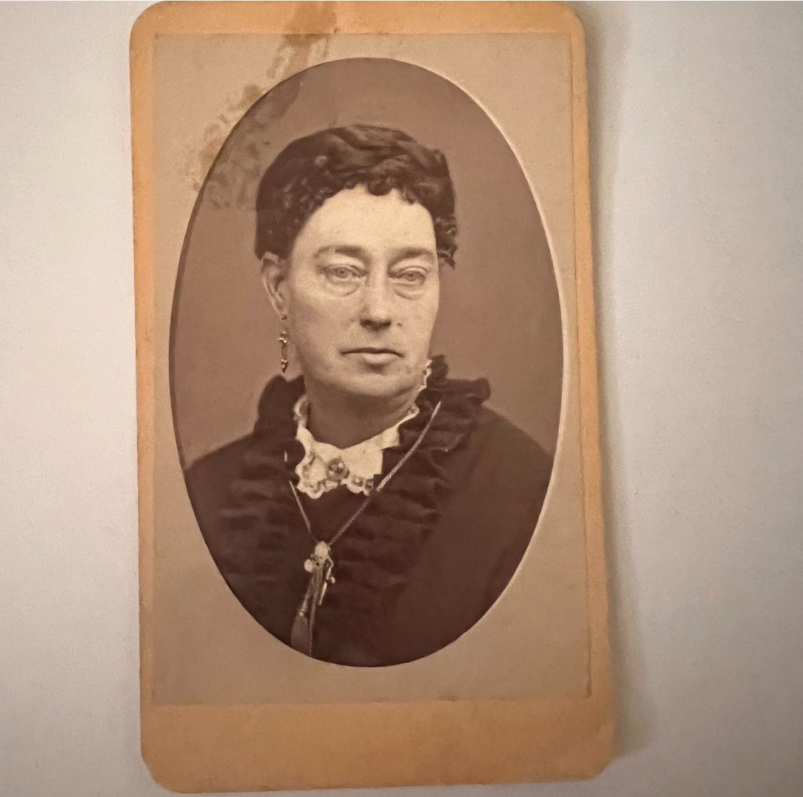 1880s Calling Card CDV Photograph Matronly Lady Fancy Jewelry George W Wilcox WI