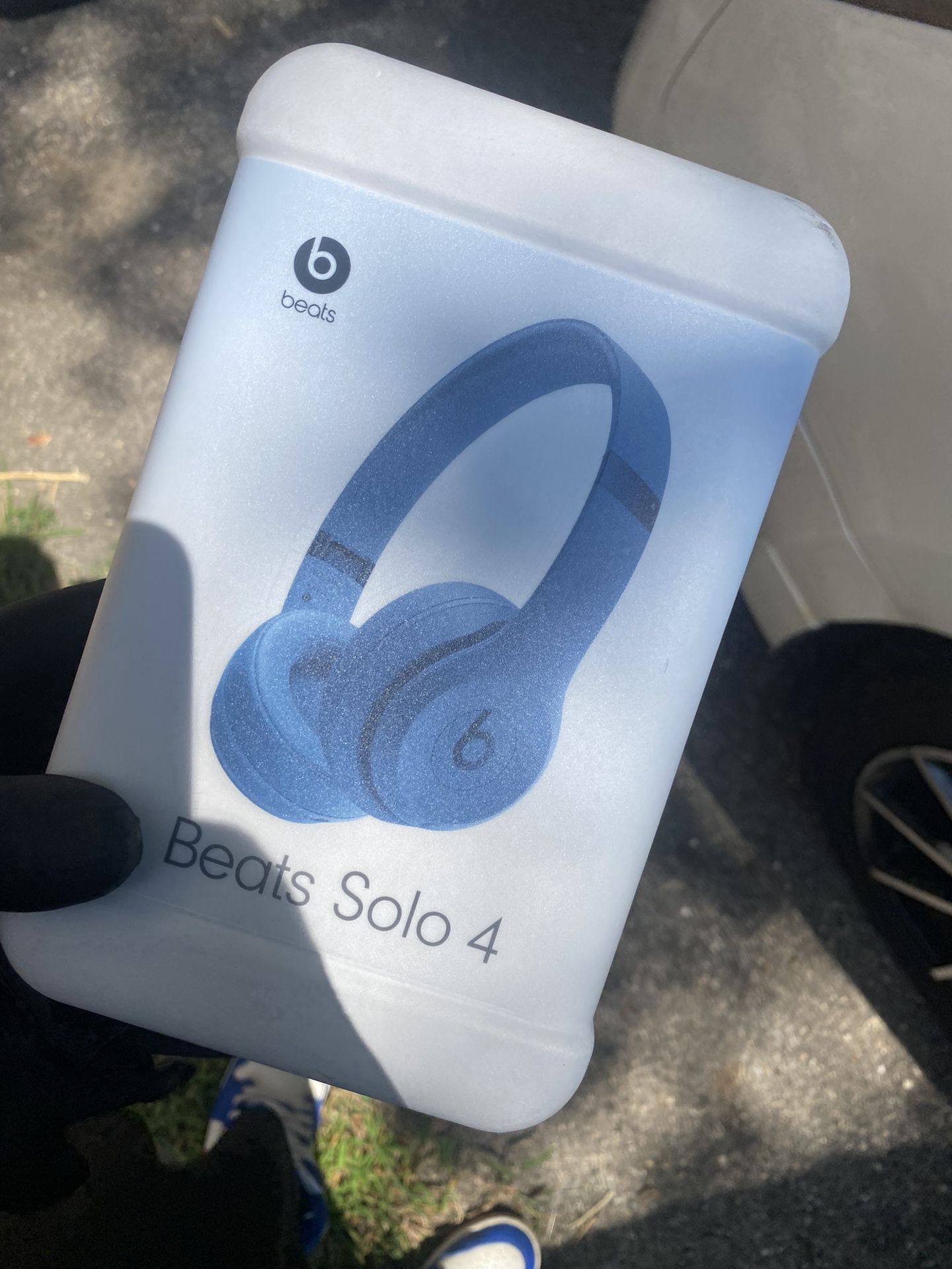 Beats Solo 4