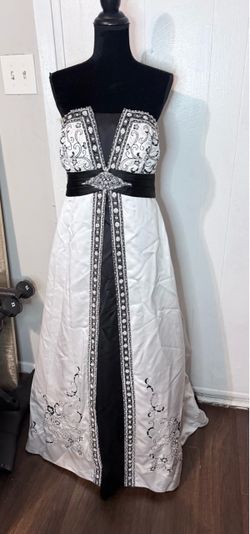 Se vende Vestido de mujer David S Bridal talla 16w usado en perfecto estado por $55