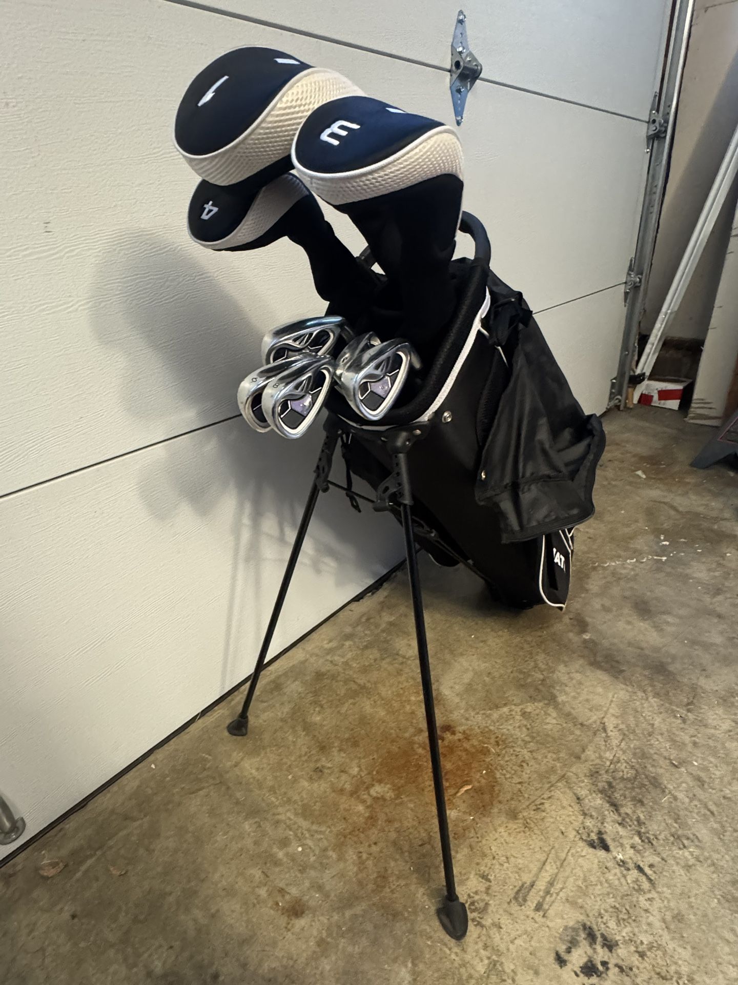Universal Golf Clubs