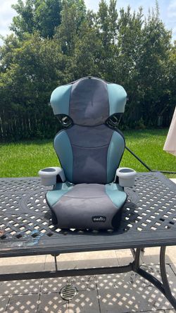 Camo and Green Evenflo car seat