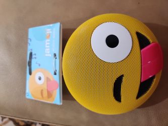 Jamoji speaker with Bluetooth (cables included)