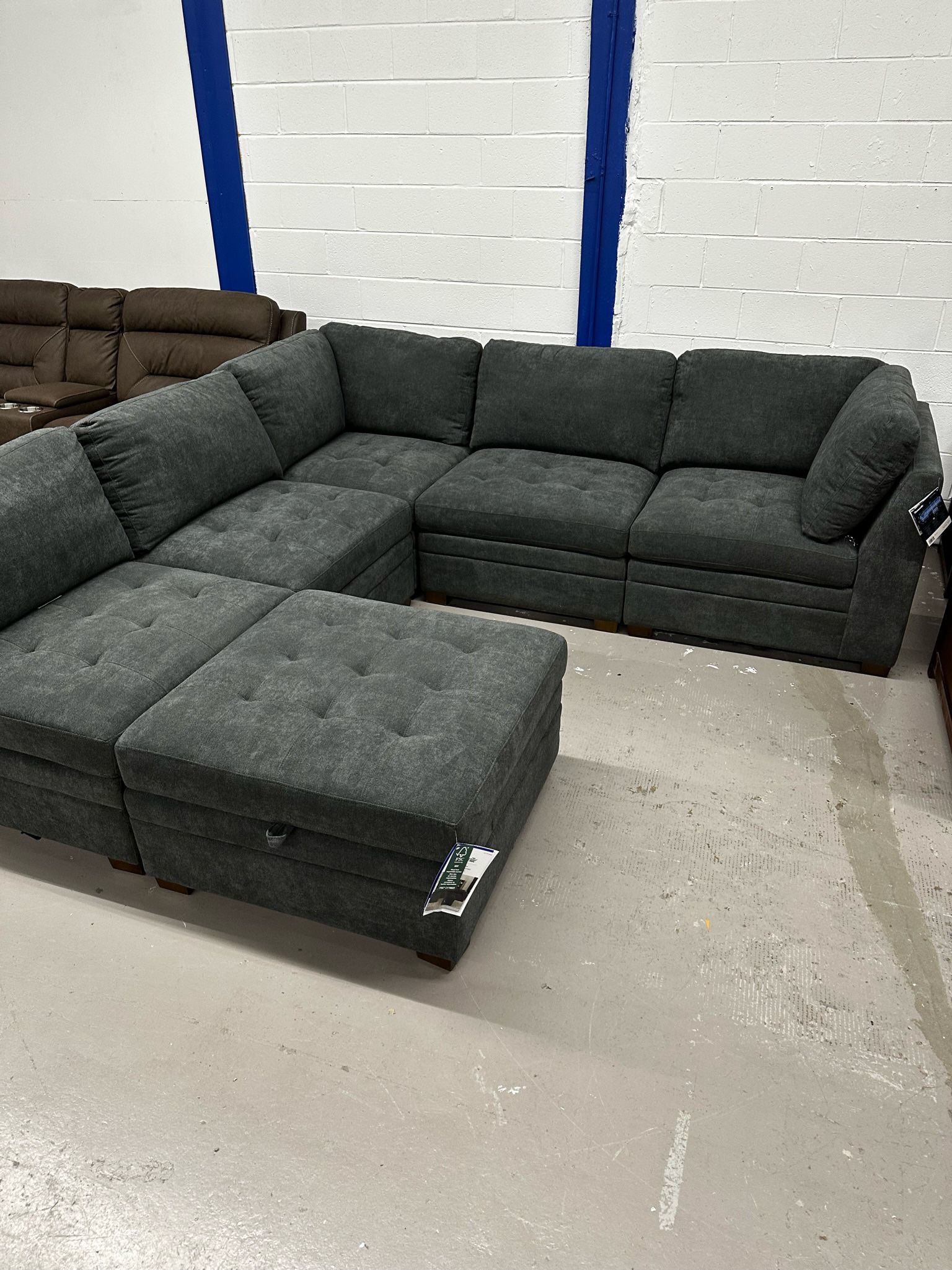 Thomasville Tisdale Sectional FREE DELIVERY for Sale in Glenview IL OfferUp