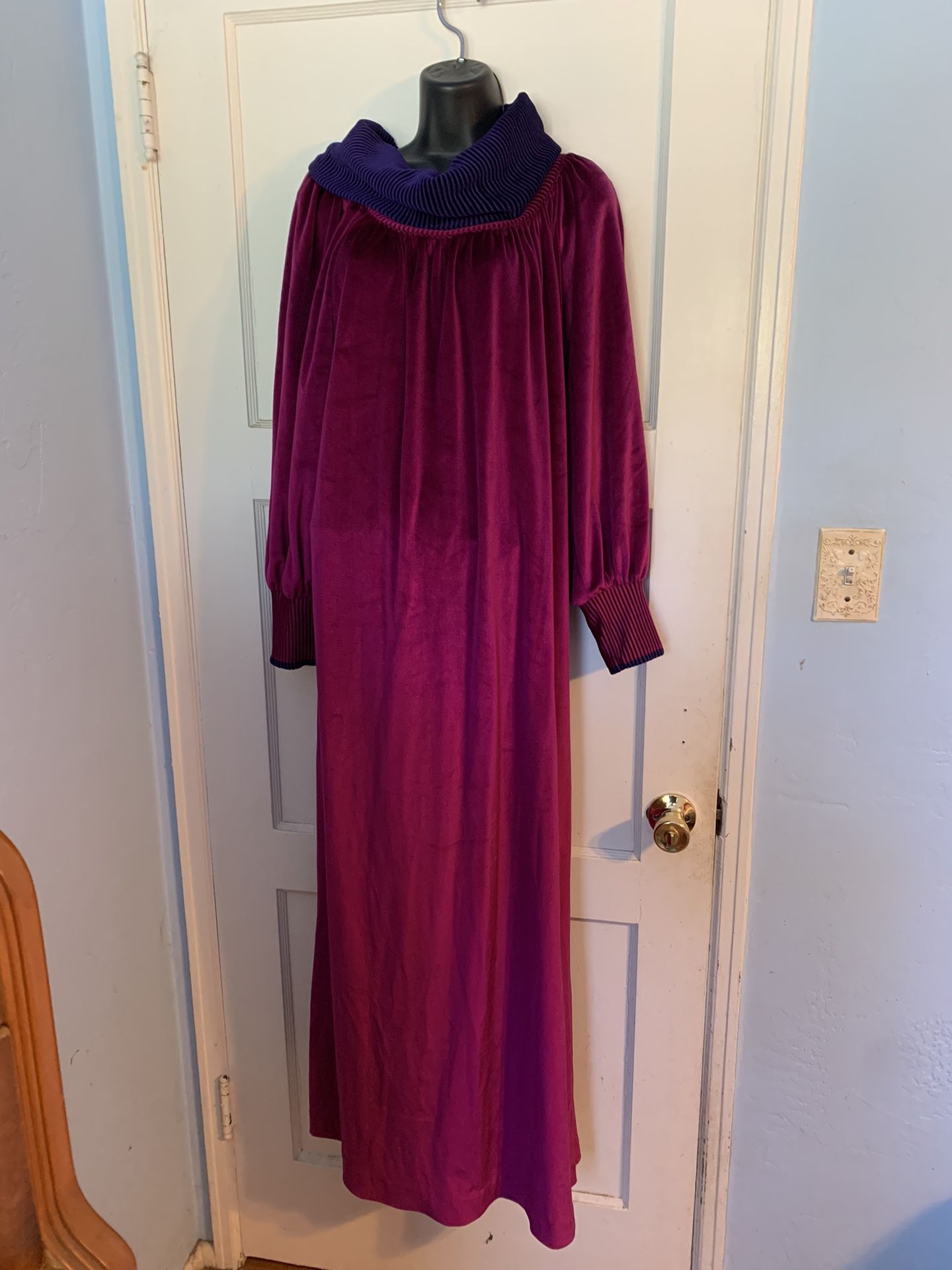  Vintage R. Michael Alan Velvet Purple Nightgown Robe Large