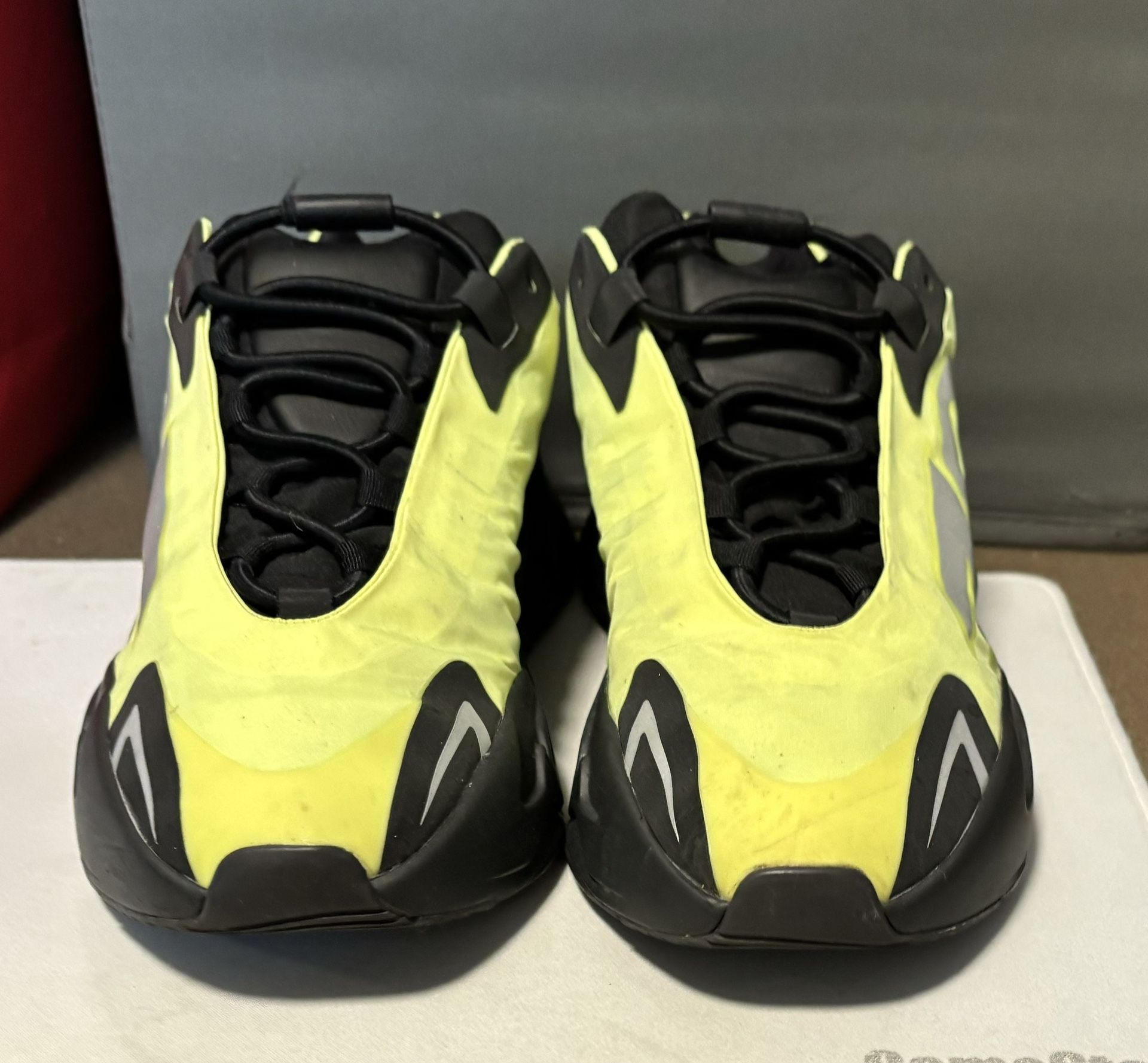 Adidas Yeezy 700 Phosphor Size 10