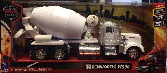 NewRay 1:32 Scale Long Haul Trucker Kenworth W900 Cement Truck