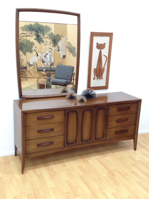 Broyhill Emphasis Dresser And Mirror Mid Century Modern For In Broyhill Emphasis Dresser And Mirror Mid Century Modern For In Pinellas Park Fl Offerup