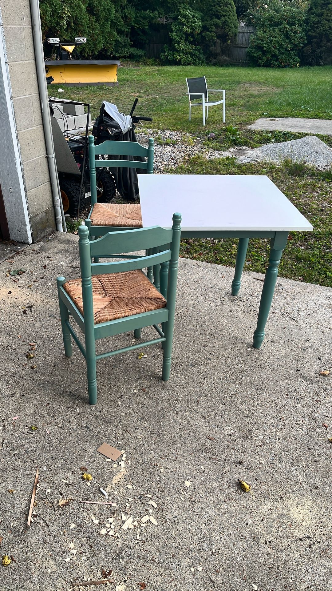 backyard table and chairs