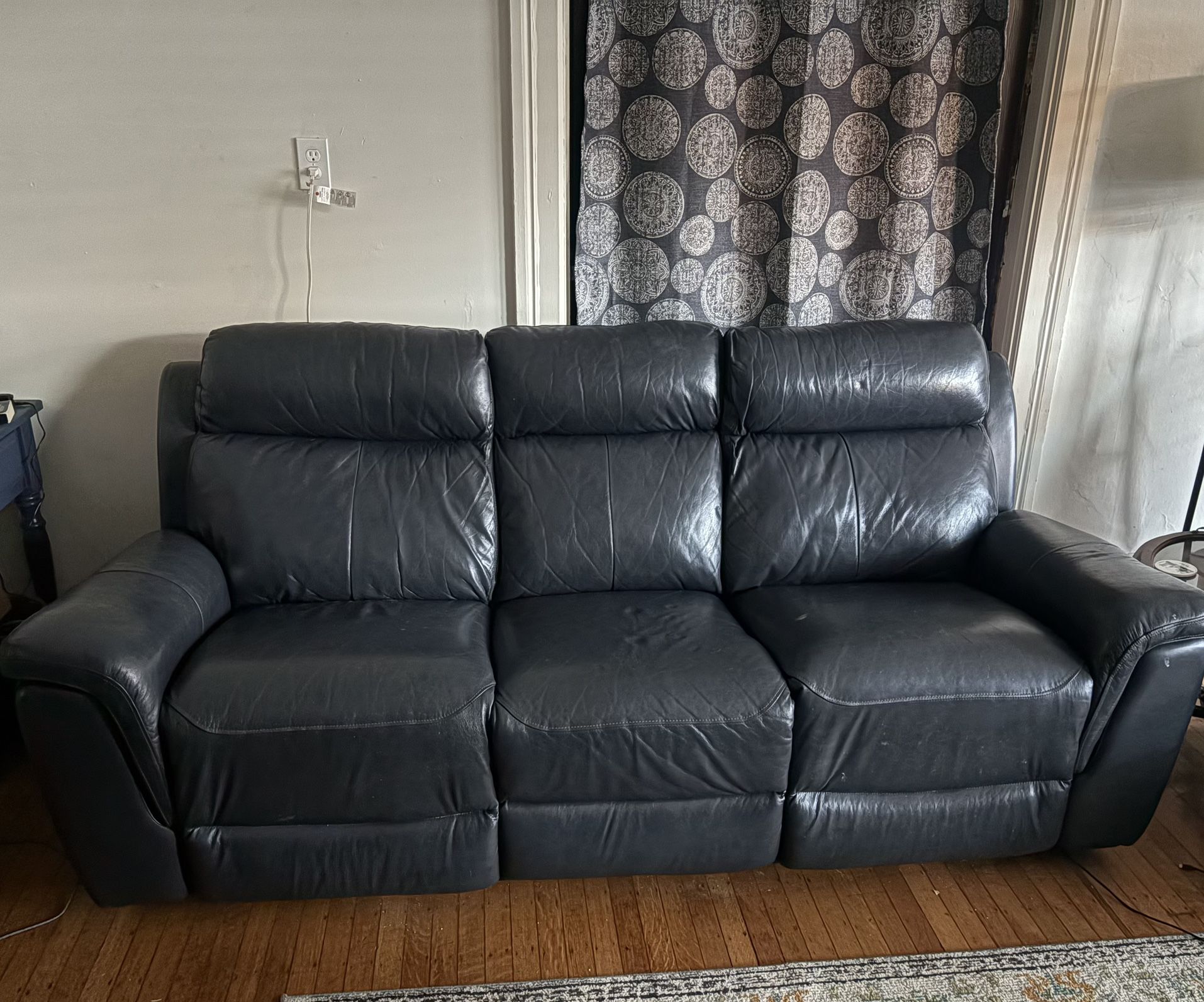 Navy Leather Power Reclining Sofa – Great Condition, Pickup Only (Pittsburgh)