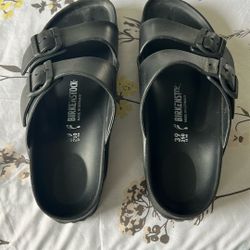 Birkenstock Women’s Arizona Essentials Double Buckle Size 9 