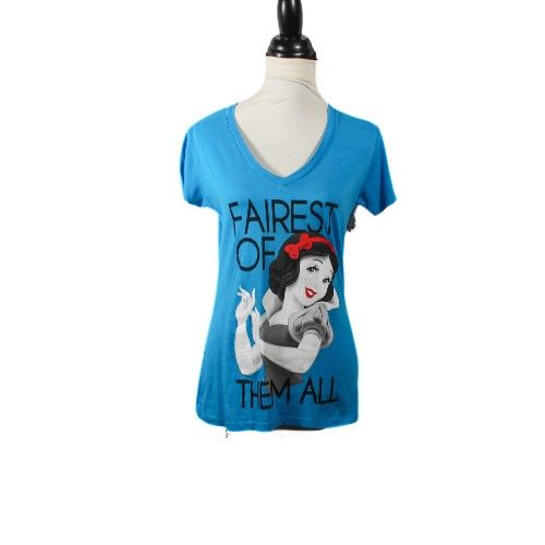 Disney Snow White Slice Heart Back V Neck Tee Shirt Size Medium Juniors