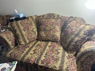FREEEEEEEE Sofa sofa love seat