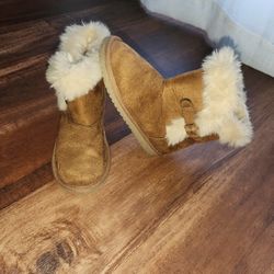 NEW Nutchester FUR Boots