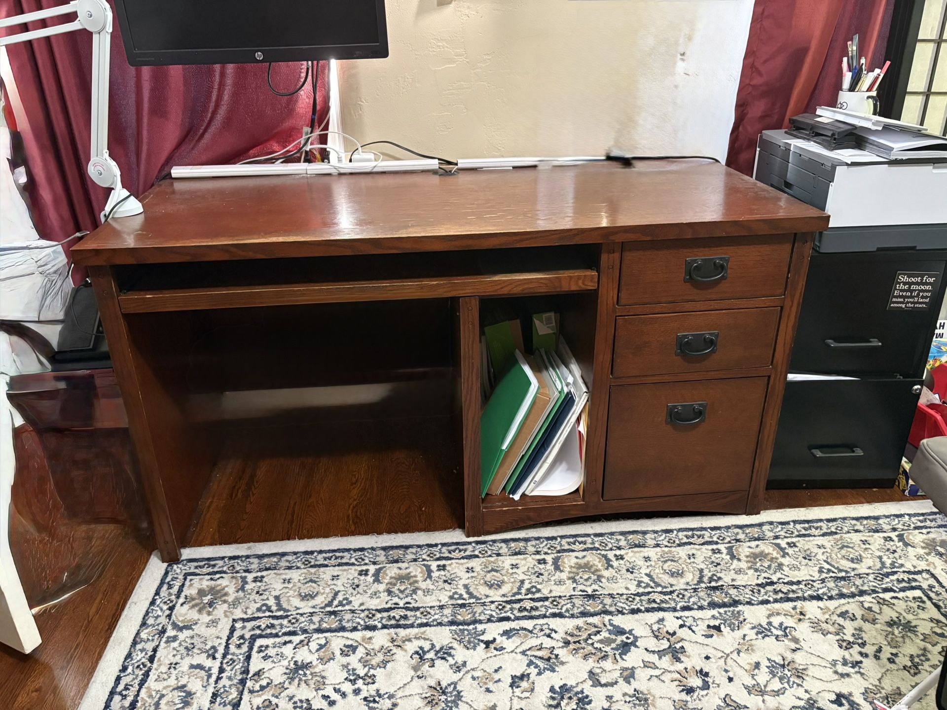 Oak Desk- Dimensions in Description