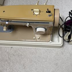 JCPenney model 6101 vintage sewing machine With Case And Cover- works!!!