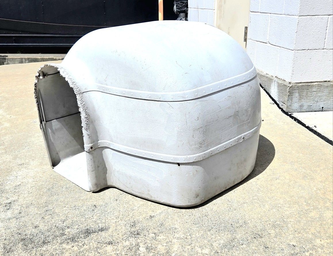 HEAVY DUTY VENTED DOG IGLOO