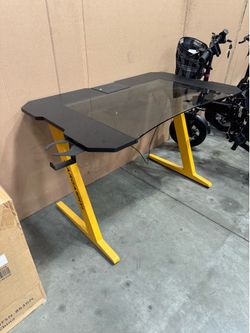 Computer desk