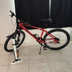 Schwinn 26 Red With Zefal Pro Pump