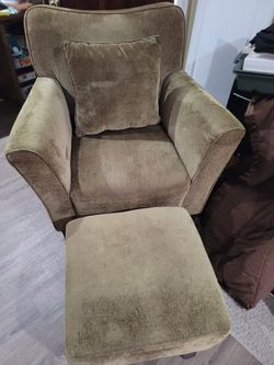 Chair with Matching Ottoman 