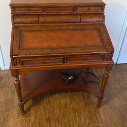 Wooden Desk Excellent Condition