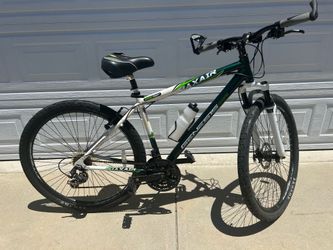 Genesis V2900 Mountain Bike