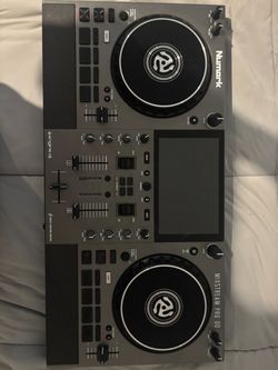 Numark Mixstream Pro Go Battery operated