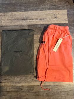 coral essential shorts