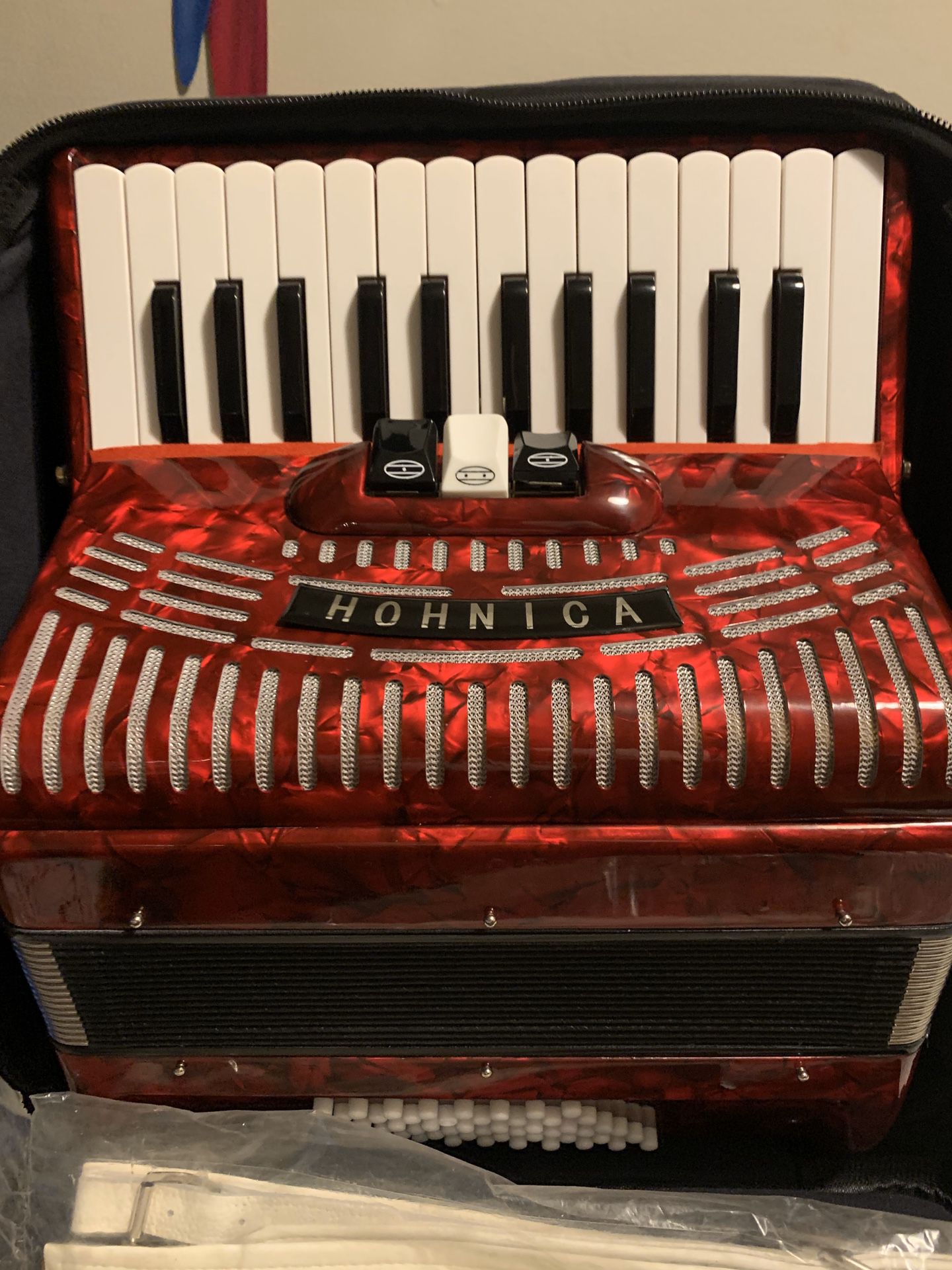 Hohner hohnica piano accordion acordeon
