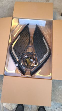2021 - 2023 TOYOTA CAMRY SE XSE  FOG ACCENT  LIGHT LED GENUINE USED OEM.  H4