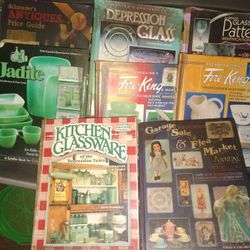 Lot Of Vintage Valuable Antiqued Toys And Glassware Guidebooks And Annuals 