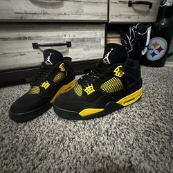 Jordan 4 Retro Thunder (MENS 11.5) 