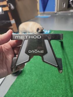 Nike Method drone golf putter