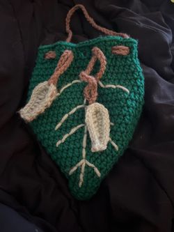 Hand crochet fabric lined leaf pouch