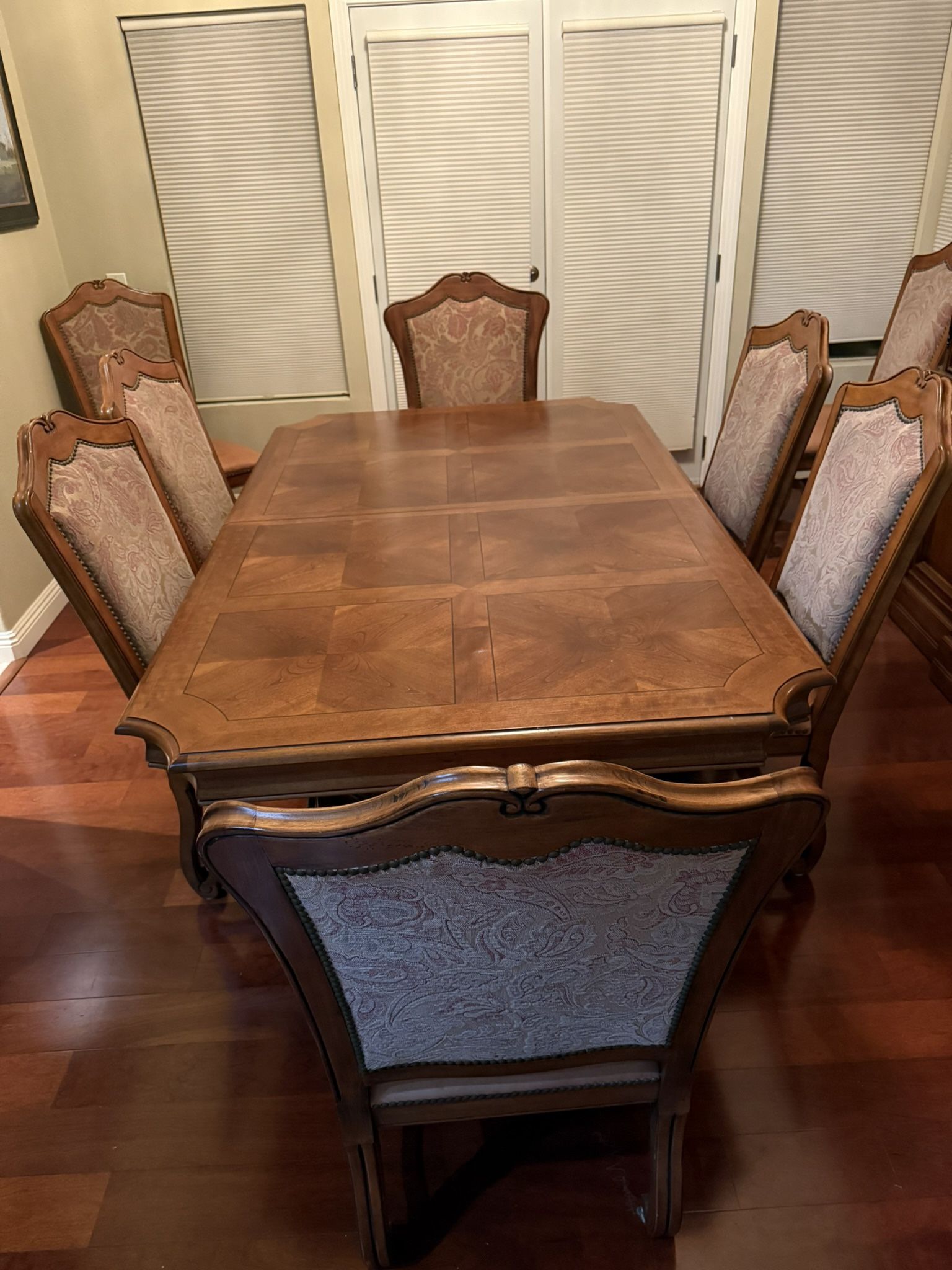 Stanley Dining Room Table And Chairs 