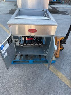 Liquid Propane 150-170lb. Flat bottom funnel cake/ Donut fryer 120,000 BTU