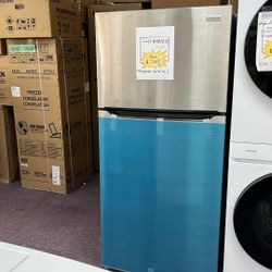 Refrigerator Stainless Steel 30” In New Open Box And 1 Year Warranty 
