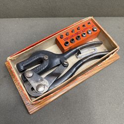 WHITNEY METAL PUNCH -USA-