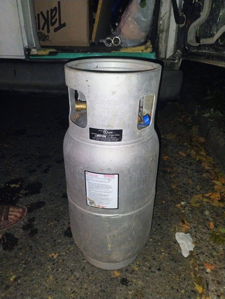 Manchester Gas Tank 36.3L Celynder