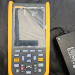 Fluke 124b⭐FLUKE 124B⭐ Industrial ScopeMeter 40MHz HandHeld Oscilloscope Scope Meter 124