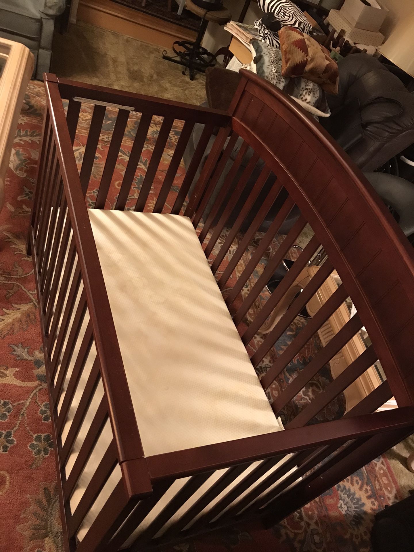Graco Charleston Convertible Crib into Daybed